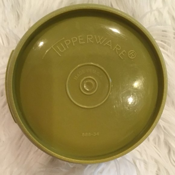 Vintage Tupperware Lidded Bowl - Picture 2 of 4